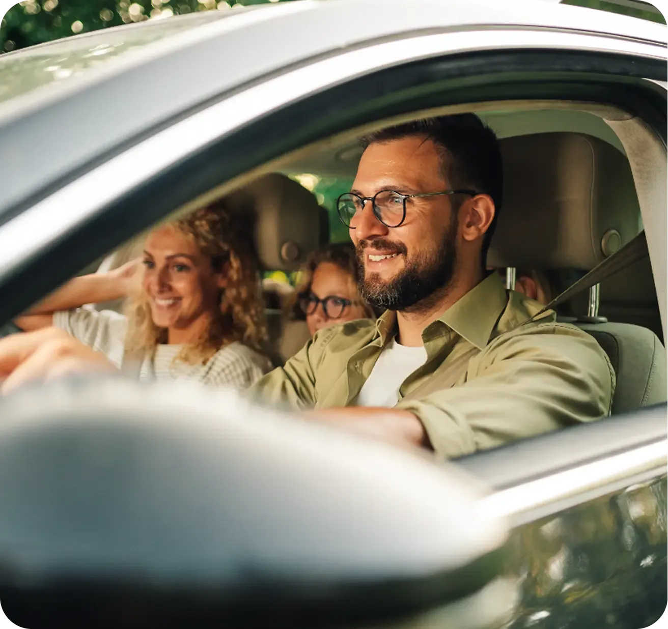 Сім'я в автомобілі