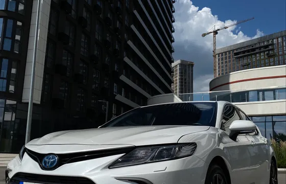 Toyota Camry 2021